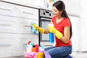 Supremehomerenovators-Cabinet & Drawer Cleaning